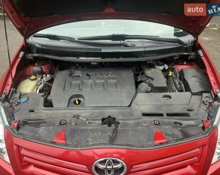 Красный Тойота Аурис, объемом двигателя 1.6 л и пробегом 104 тыс. км за 10500 $, фото 17 на Automoto.ua