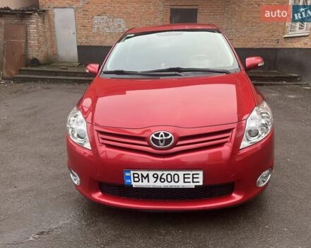 Красный Тойота Аурис, объемом двигателя 1.6 л и пробегом 104 тыс. км за 10500 $, фото 3 на Automoto.ua