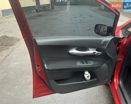 Красный Тойота Аурис, объемом двигателя 1.6 л и пробегом 104 тыс. км за 10500 $, фото 10 на Automoto.ua