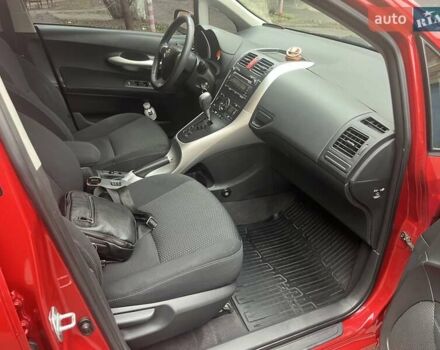 Красный Тойота Аурис, объемом двигателя 1.6 л и пробегом 104 тыс. км за 10500 $, фото 11 на Automoto.ua