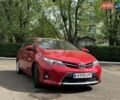 Красный Тойота Аурис, объемом двигателя 1.8 л и пробегом 105 тыс. км за 14500 $, фото 1 на Automoto.ua