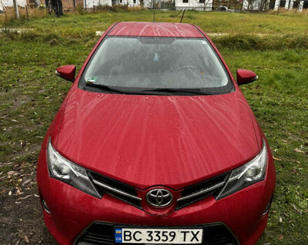 Червоний Тойота Ауріс, об'ємом двигуна 1.6 л та пробігом 129 тис. км за 14000 $, фото 1 на Automoto.ua