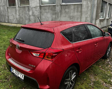 Червоний Тойота Ауріс, об'ємом двигуна 1.6 л та пробігом 129 тис. км за 14000 $, фото 2 на Automoto.ua