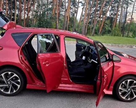 Червоний Тойота Ауріс, об'ємом двигуна 1.8 л та пробігом 126 тис. км за 12500 $, фото 7 на Automoto.ua