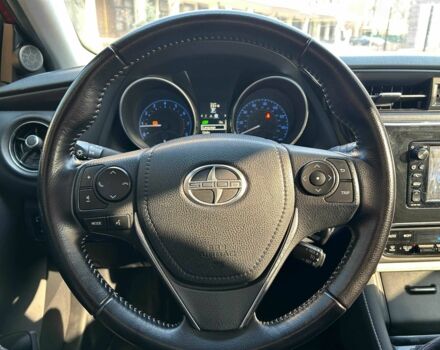 Красный Тойота Аурис, объемом двигателя 1.8 л и пробегом 178 тыс. км за 10200 $, фото 6 на Automoto.ua