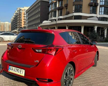 Красный Тойота Аурис, объемом двигателя 1.8 л и пробегом 178 тыс. км за 10200 $, фото 3 на Automoto.ua