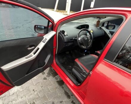 Красный Тойота Аурис, объемом двигателя 1.3 л и пробегом 140 тыс. км за 5000 $, фото 6 на Automoto.ua