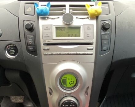 Красный Тойота Аурис, объемом двигателя 1.3 л и пробегом 140 тыс. км за 5000 $, фото 7 на Automoto.ua