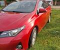 Красный Тойота Аурис, объемом двигателя 1.4 л и пробегом 212 тыс. км за 15626 $, фото 1 на Automoto.ua