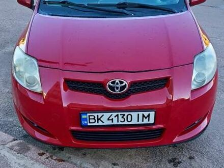 Тойота Аурис 2007 в Житомире на Automoto.ua Красный Тойота Аурис, объемом двигателя 1.6 л и пробегом 227 тыс. км за 5200 $, фото 1 на Automoto.ua