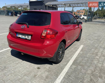 Червоний Тойота Ауріс, об'ємом двигуна 1.6 л та пробігом 200 тис. км за 6300 $, фото 1 на Automoto.ua