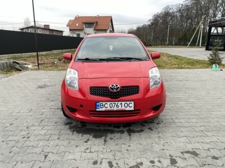 Красный Тойота Аурис, объемом двигателя 1.3 л и пробегом 140 тыс. км за 5000 $, фото 1 на Automoto.ua