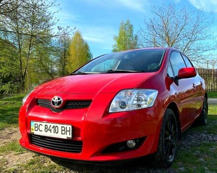 Червоний Тойота Ауріс, об'ємом двигуна 1.6 л та пробігом 210 тис. км за 6400 $, фото 1 на Automoto.ua