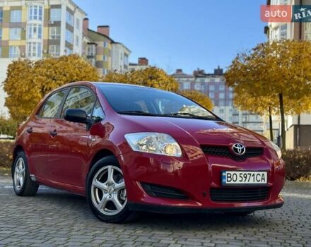 Червоний Тойота Ауріс, об'ємом двигуна 1.4 л та пробігом 220 тис. км за 7000 $, фото 1 на Automoto.ua