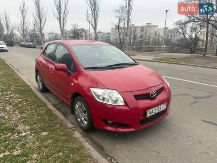 Красный Тойота Аурис, объемом двигателя 1.6 л и пробегом 80 тыс. км за 7000 $, фото 1 на Automoto.ua