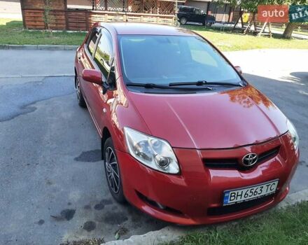 Червоний Тойота Ауріс, об'ємом двигуна 1.6 л та пробігом 226 тис. км за 5900 $, фото 1 на Automoto.ua