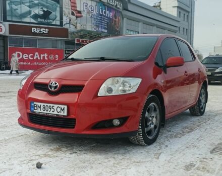 Красный Тойота Аурис, объемом двигателя 1.6 л и пробегом 155 тыс. км за 6800 $, фото 1 на Automoto.ua