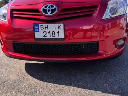 Тойота Аурис 2010 в Черноморске (Ильичевске) на Automoto.ua Красный Тойота Аурис, объемом двигателя 1.6 л и пробегом 219 тыс. км за 9700 $, фото 1 на Automoto.ua