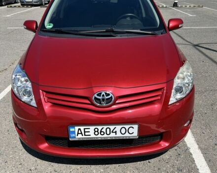 Червоний Тойота Ауріс, об'ємом двигуна 1.33 л та пробігом 158 тис. км за 7500 $, фото 1 на Automoto.ua