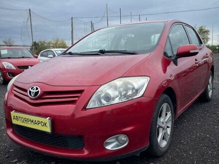 Тойота Ауріс 2011 у Ужгороді на Automoto.ua Червоний Тойота Ауріс, об'ємом двигуна 1.6 л та пробігом 299 тис. км за 7990 $, фото 1 на Automoto.ua
