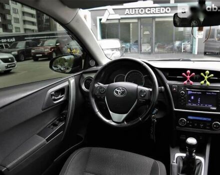 Тойота Аурис, объемом двигателя 1.6 л и пробегом 117 тыс. км за 11300 $, фото 10 на Automoto.ua