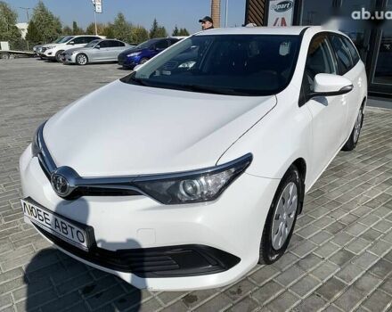 Тойота Ауріс, об'ємом двигуна 1.4 л та пробігом 196 тис. км за 11800 $, фото 2 на Automoto.ua