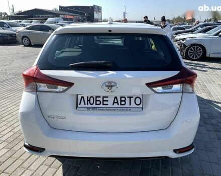 Тойота Ауріс, об'ємом двигуна 1.4 л та пробігом 196 тис. км за 11800 $, фото 4 на Automoto.ua