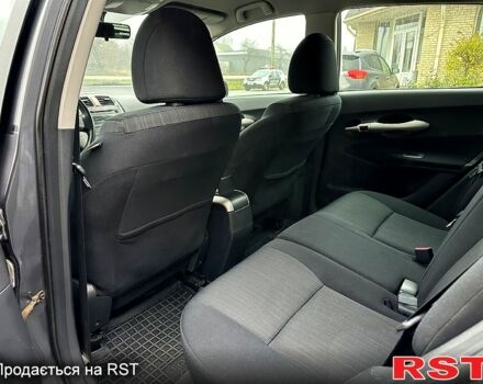 Тойота Аурис, объемом двигателя 1.4 л и пробегом 200 тыс. км за 5700 $, фото 11 на Automoto.ua