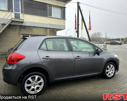 Тойота Аурис, объемом двигателя 1.4 л и пробегом 200 тыс. км за 5700 $, фото 5 на Automoto.ua
