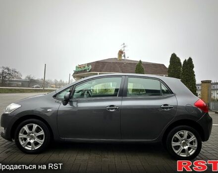 Тойота Аурис, объемом двигателя 1.4 л и пробегом 200 тыс. км за 5700 $, фото 2 на Automoto.ua