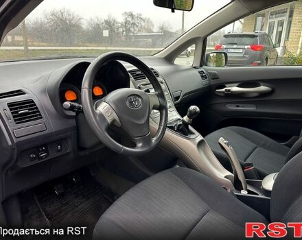 Тойота Аурис, объемом двигателя 1.4 л и пробегом 200 тыс. км за 5700 $, фото 9 на Automoto.ua