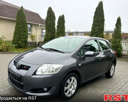 Тойота Аурис, объемом двигателя 1.4 л и пробегом 200 тыс. км за 5700 $, фото 1 на Automoto.ua