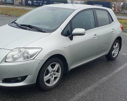Тойота Аурис, объемом двигателя 1.6 л и пробегом 274 тыс. км за 6000 $, фото 1 на Automoto.ua