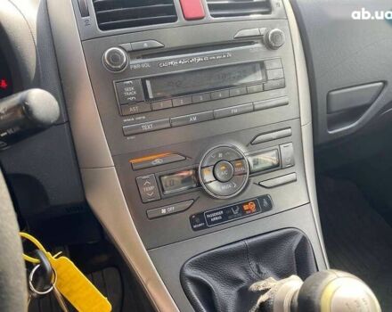 Тойота Аурис, объемом двигателя 1.6 л и пробегом 268 тыс. км за 5800 $, фото 10 на Automoto.ua