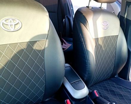 Тойота Аурис, объемом двигателя 1.4 л и пробегом 249 тыс. км за 6500 $, фото 5 на Automoto.ua