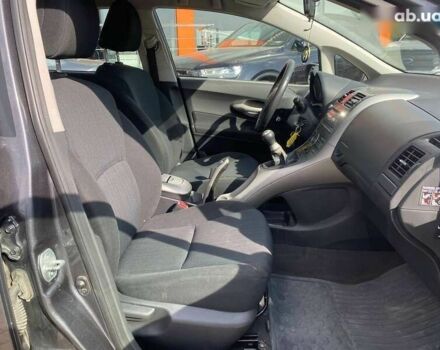 Тойота Аурис, объемом двигателя 1.6 л и пробегом 268 тыс. км за 5800 $, фото 15 на Automoto.ua