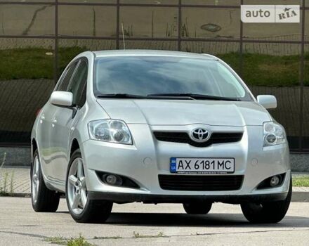 Тойота Аурис, объемом двигателя 1.6 л и пробегом 135 тыс. км за 7200 $, фото 1 на Automoto.ua