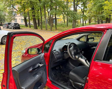 Тойота Аурис, объемом двигателя 1.6 л и пробегом 230 тыс. км за 5399 $, фото 10 на Automoto.ua