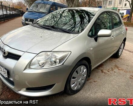 Тойота Аурис, объемом двигателя 1.6 л и пробегом 166 тыс. км за 6300 $, фото 1 на Automoto.ua