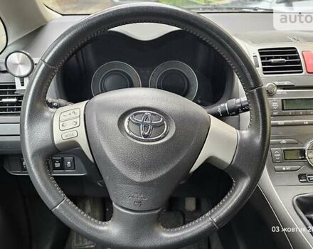 Тойота Аурис, объемом двигателя 1.3 л и пробегом 127 тыс. км за 6400 $, фото 10 на Automoto.ua