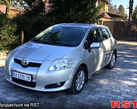 Тойота Аурис, объемом двигателя 16 л и пробегом 168 тыс. км за 7300 $, фото 1 на Automoto.ua