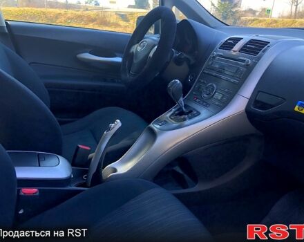 Тойота Аурис, объемом двигателя 16 л и пробегом 168 тыс. км за 7300 $, фото 7 на Automoto.ua