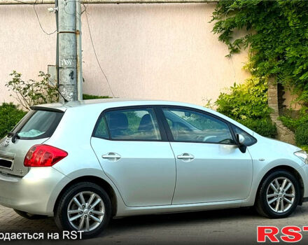 Тойота Аурис, объемом двигателя 1.4 л и пробегом 189 тыс. км за 7850 $, фото 3 на Automoto.ua