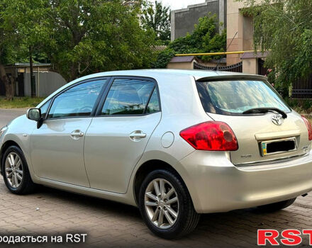 Тойота Аурис, объемом двигателя 1.4 л и пробегом 189 тыс. км за 7850 $, фото 4 на Automoto.ua
