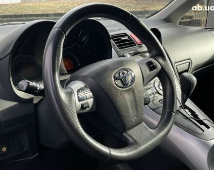 Тойота Аурис, объемом двигателя 0 л и пробегом 127 тыс. км за 8500 $, фото 16 на Automoto.ua