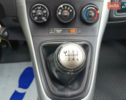 Тойота Аурис, объемом двигателя 1.6 л и пробегом 202 тыс. км за 7300 $, фото 10 на Automoto.ua