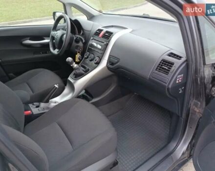 Тойота Аурис, объемом двигателя 1.6 л и пробегом 202 тыс. км за 7300 $, фото 16 на Automoto.ua