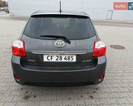Тойота Аурис, объемом двигателя 1.6 л и пробегом 202 тыс. км за 7300 $, фото 2 на Automoto.ua
