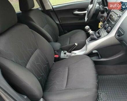 Тойота Аурис, объемом двигателя 1.6 л и пробегом 202 тыс. км за 7300 $, фото 14 на Automoto.ua