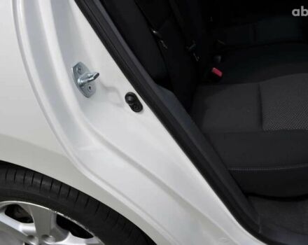 Тойота Аурис, объемом двигателя 1.6 л и пробегом 96 тыс. км за 10800 $, фото 29 на Automoto.ua